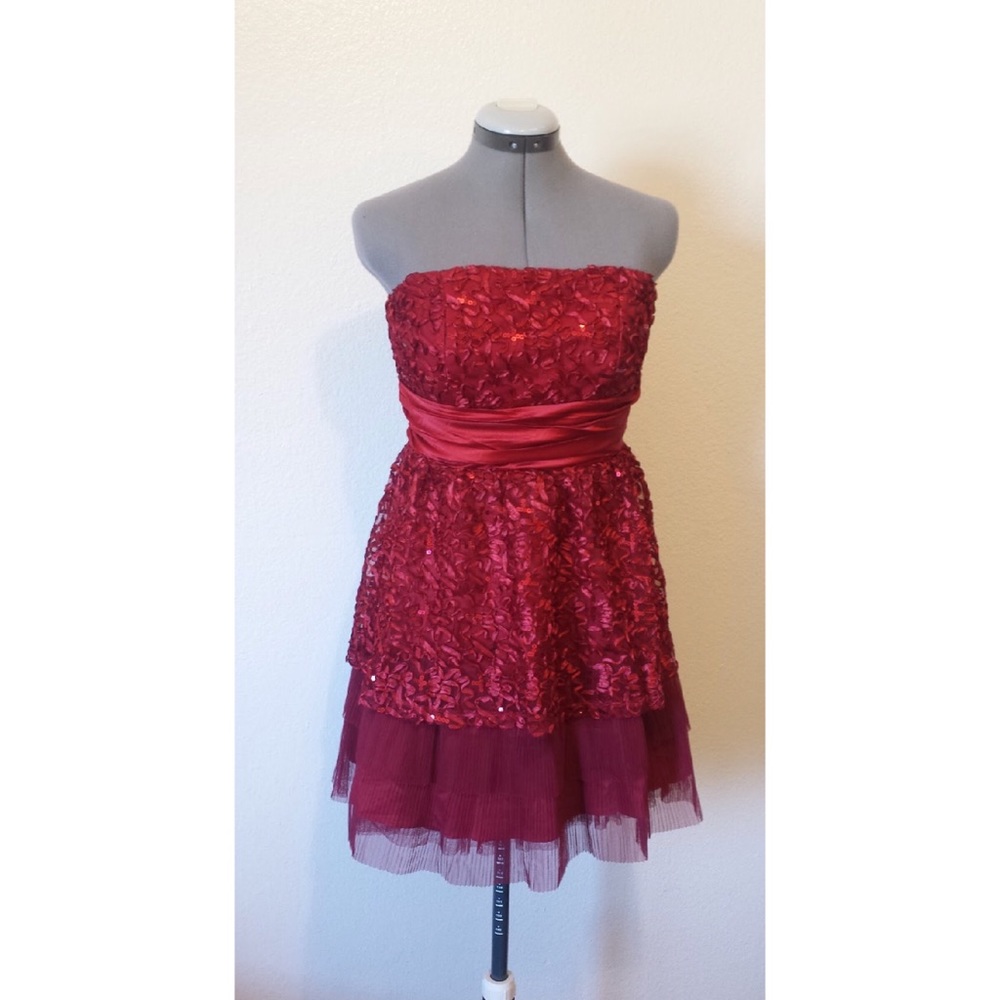 Windsor red strapless formal dress